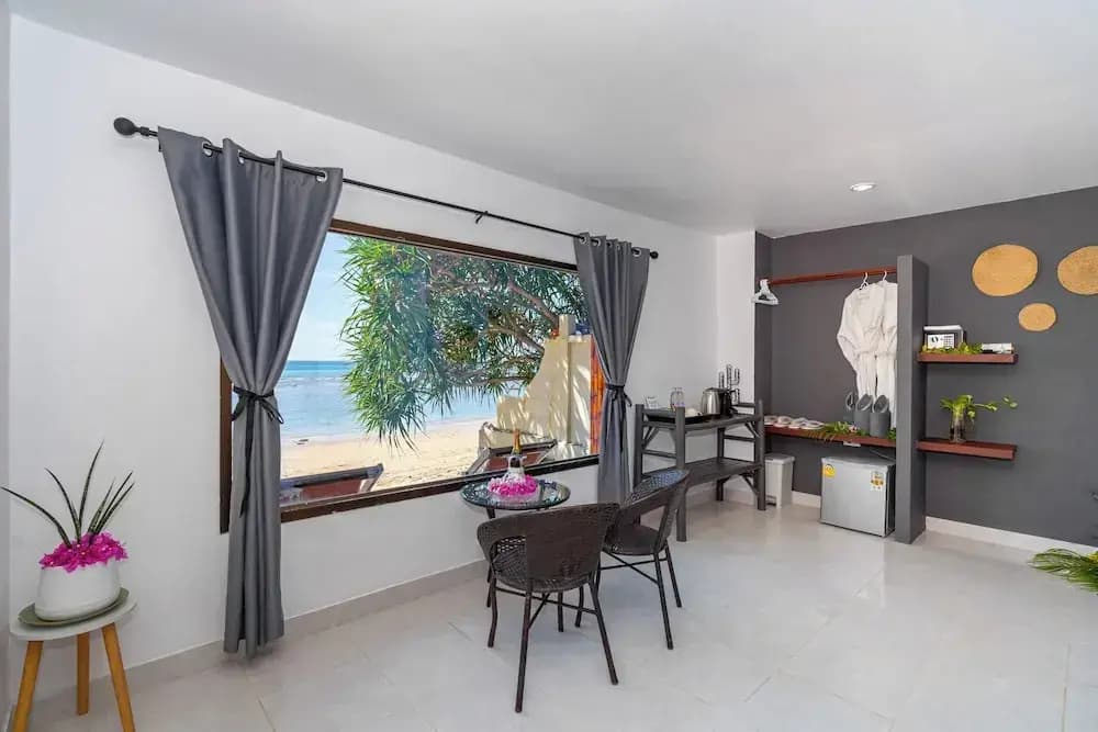 Lanta Beachfront Resort - photo 2