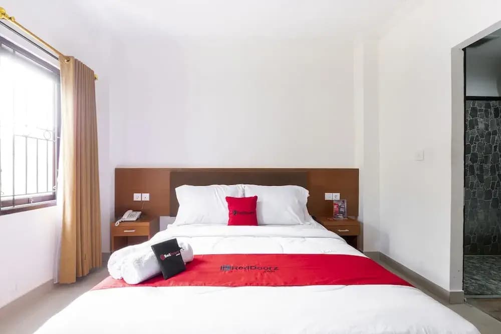 RedDoorz near Art Centre Bali - photo 5