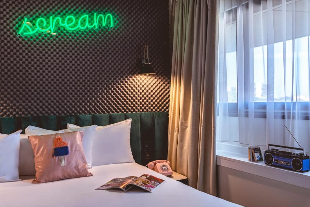 Moxy Paris La Villette Hotel - photo 7