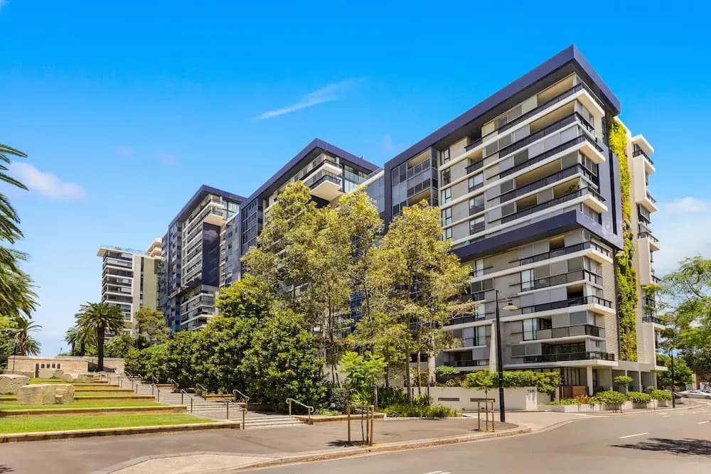 Stylish 1 Bedroom Apartment Camperdown - photo 1