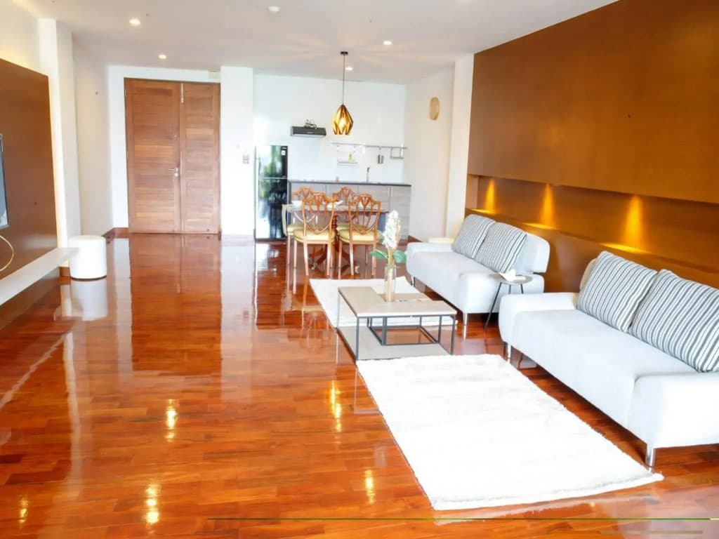 Benviar Tonson Residence - photo 12