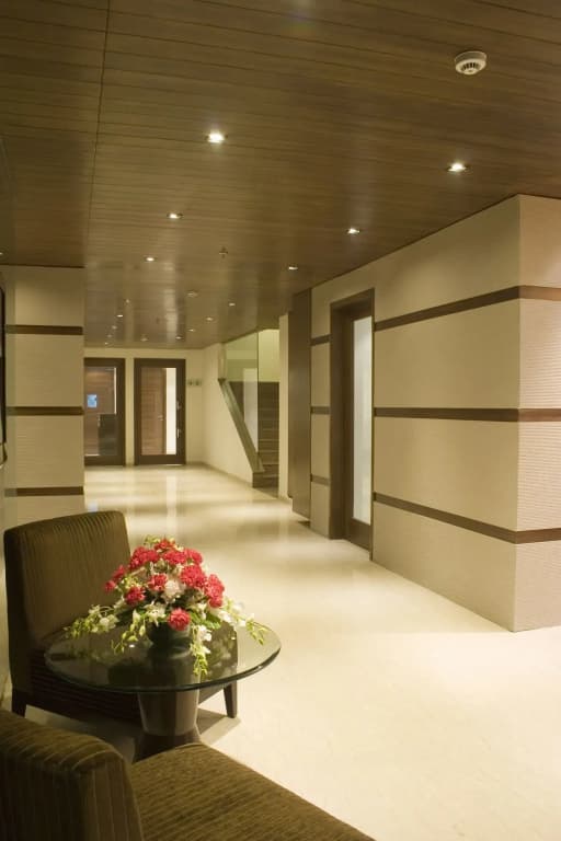 Shervani Hotel Nehru Place - photo 2