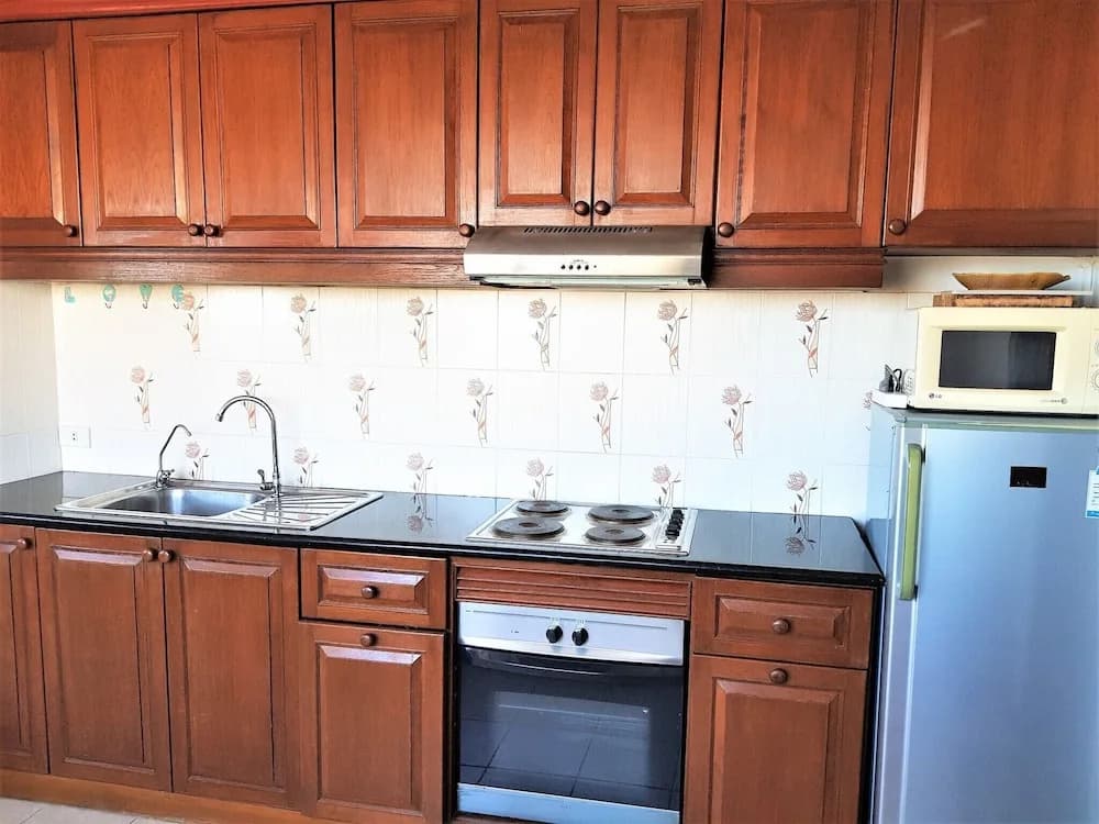 Fantastic 2 bed With Huge Balcony & sea Views - photo 17