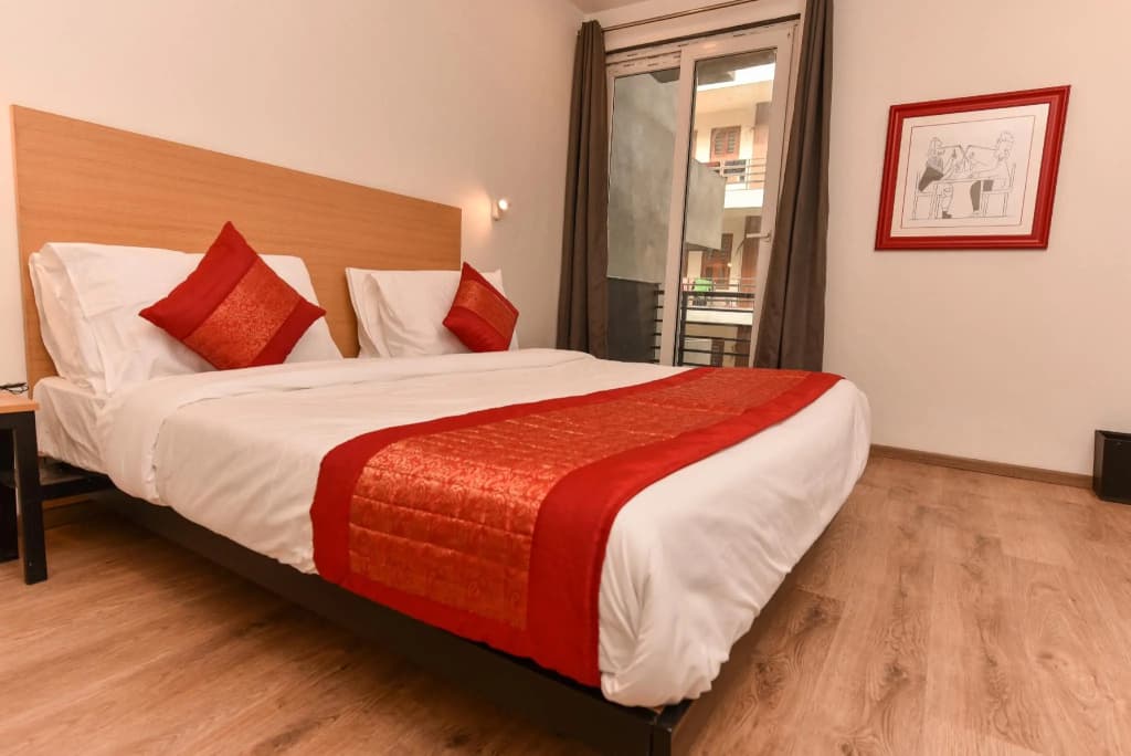 Hotel White Saffron - photo 2