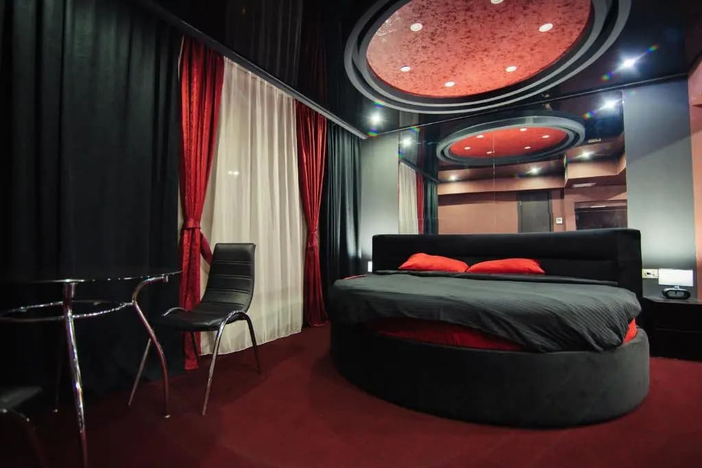 Royal Plaza Hotel - photo 4