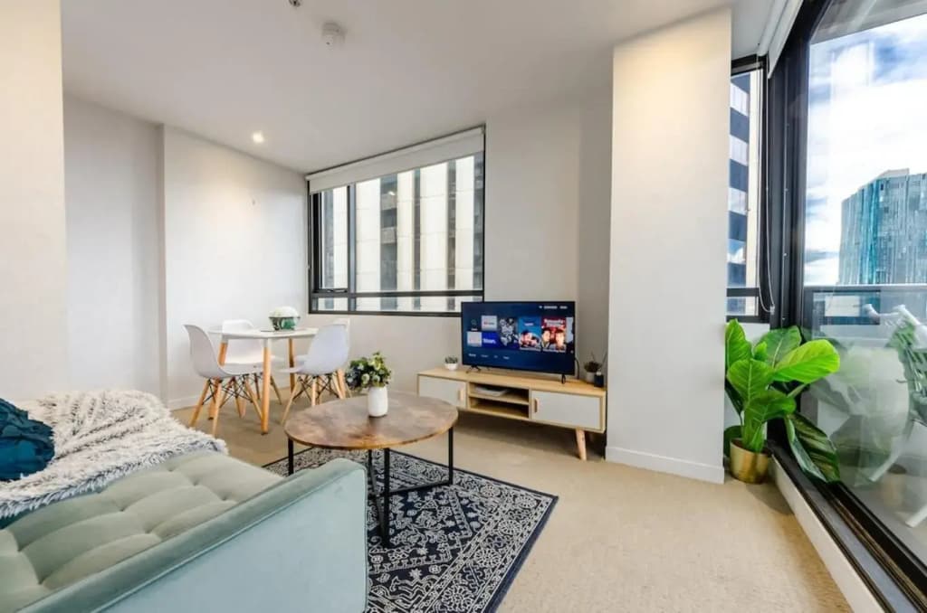 Best view 2BR1BA 40+floor in CBD+ Balcony +wifi - photo 3