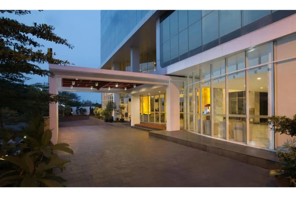 Hariston Hotel & Suites - photo 1