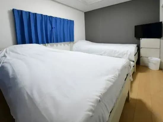 JH Yellow Guest House - photo 2