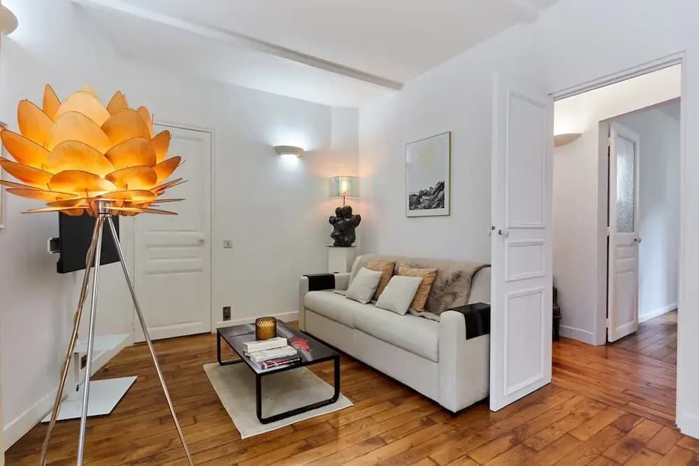 Charming 1 Bedroom Apartment Eiffel Tower - photo 3
