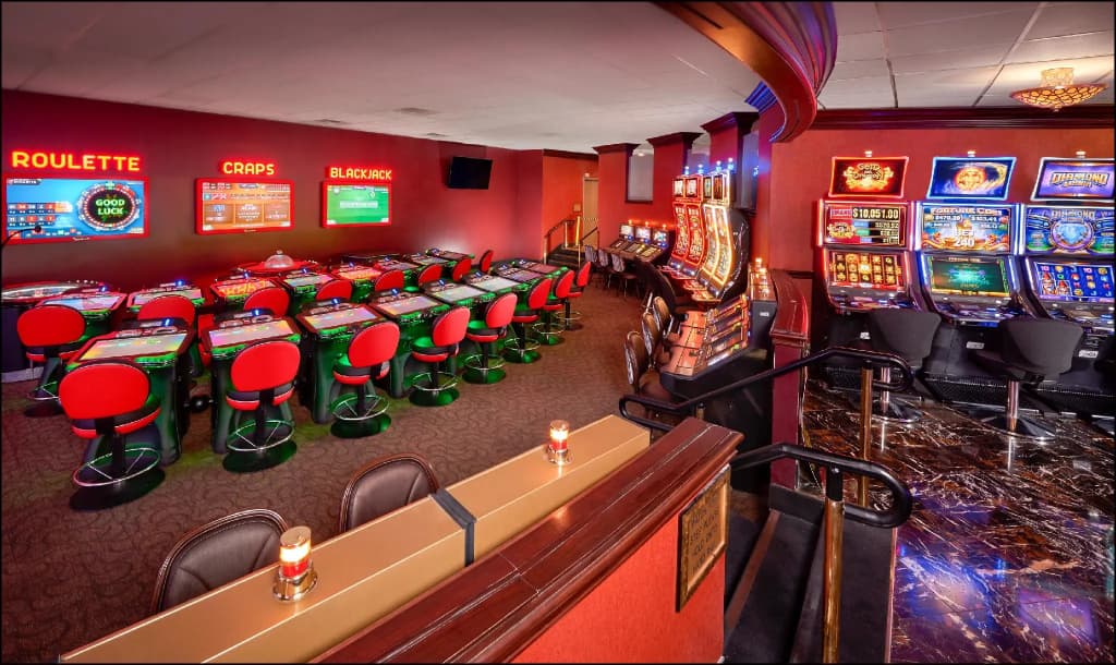 Hotel Apache - photo 4
