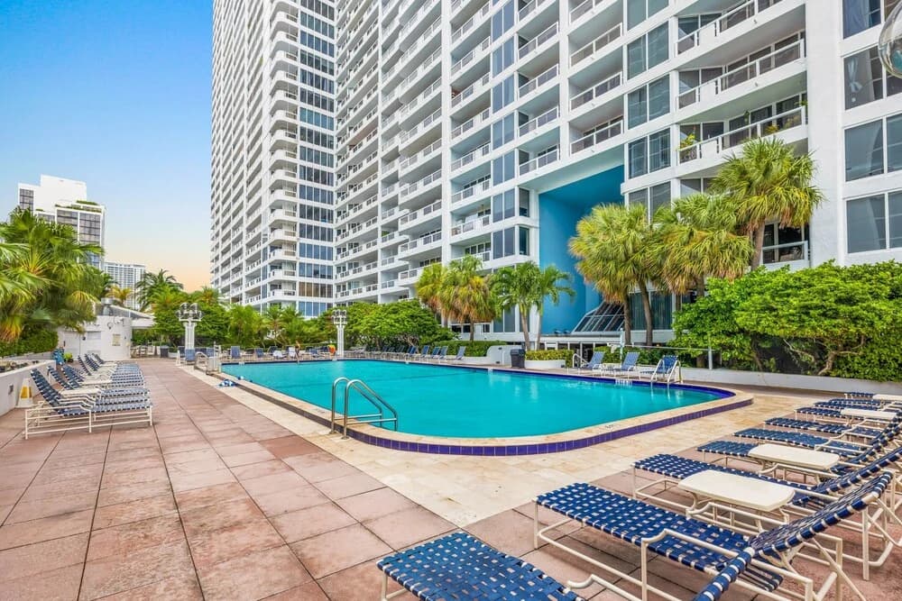 Chic Bayfront Condo With Stunning View - photo 19