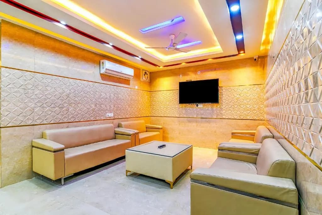 Hotel Luxe Stay - photo 2