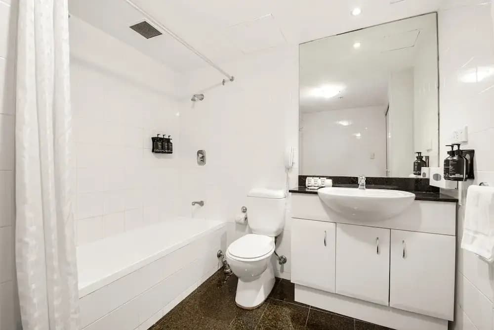 Contemporary 1-bed First Floor Unit With Pool - photo 6