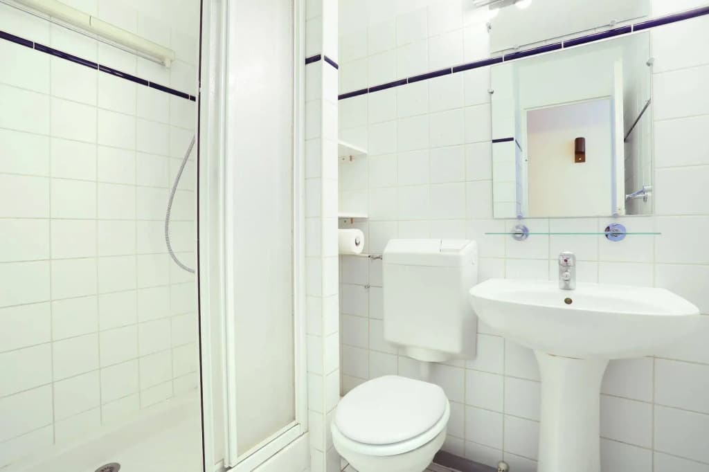 Les Lilas Serviced Apartments - photo 8