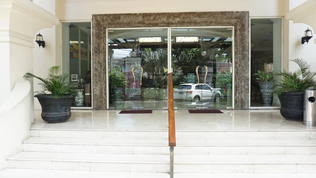 Toeti Roosseno Plaza - photo 20
