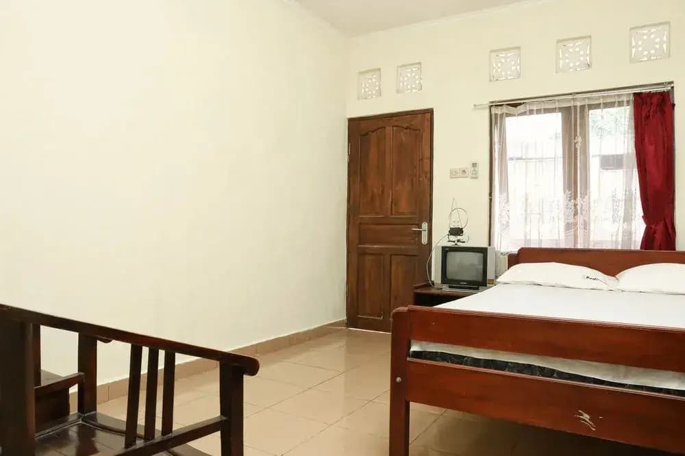 RedDoorz @ Mahendradatta 2 - photo 10