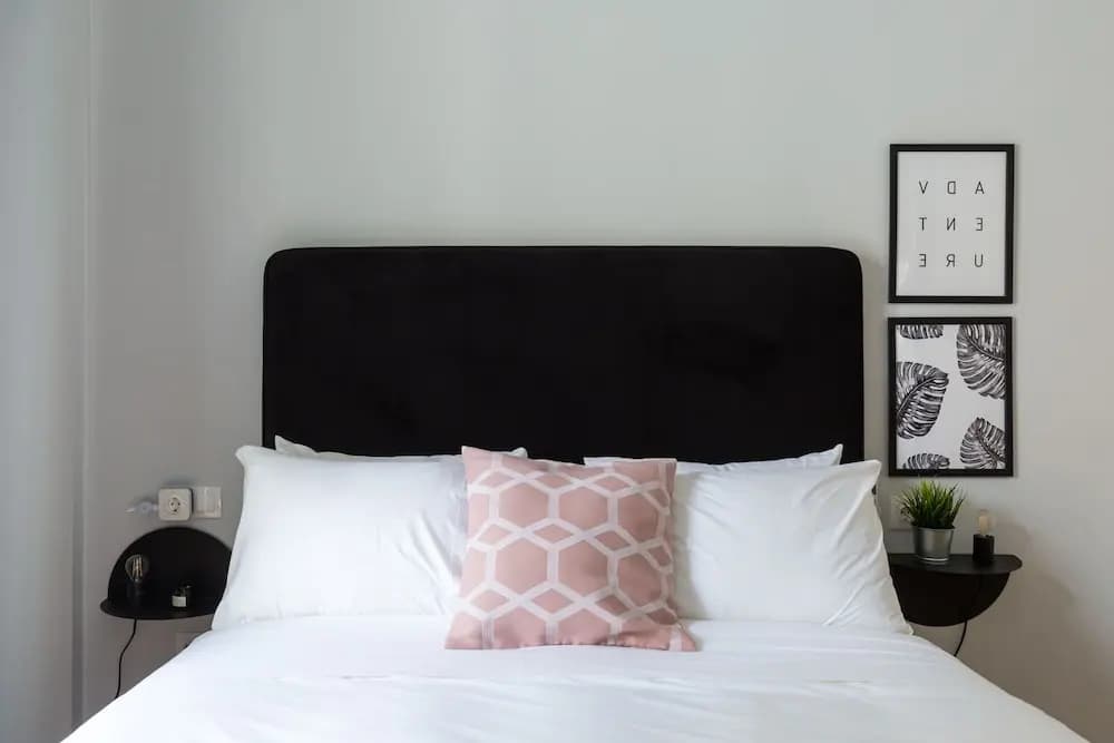 UPSTREET Acropolis Core Bright Modern Apt - photo 5