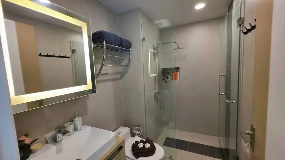 Room-a301- 1 Bedroom Corner Condo Forest - photo 10