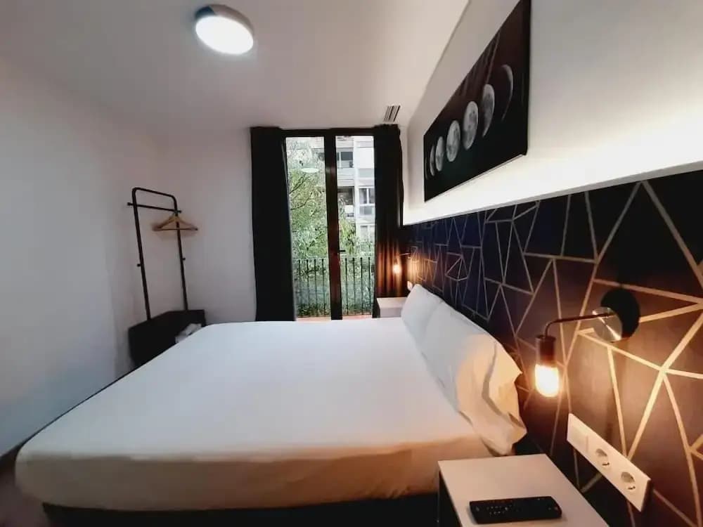 Hostal Laia by gaiarooms - photo 6