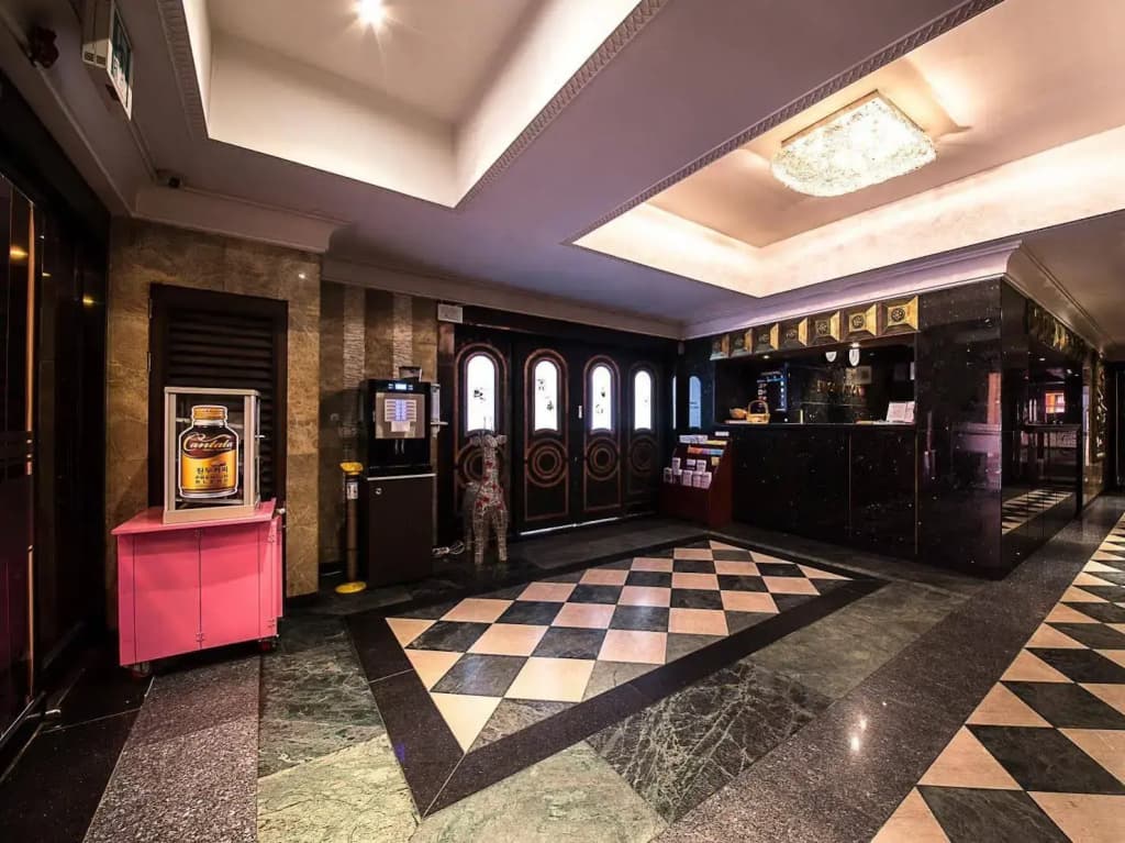 Hotel Valentine - photo 10