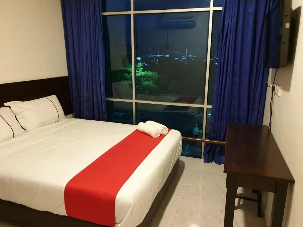 Fully Hotel Desa Tebrau - photo 14