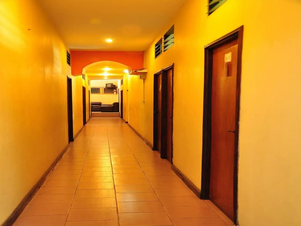 City Motel - photo 10