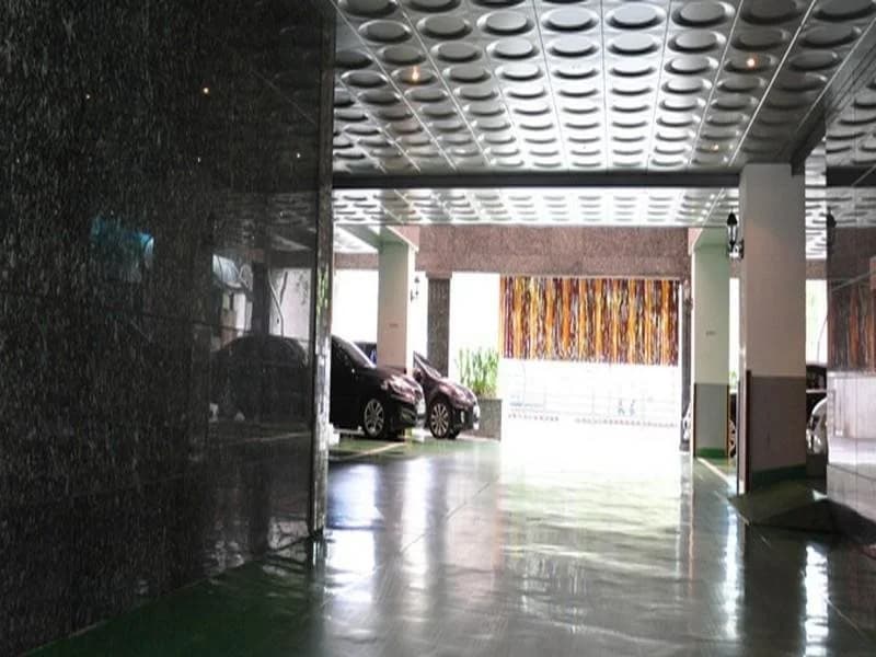 Regent Hotel - photo 10