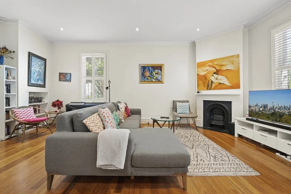 Light Filled Charming Townhouse - photo 12