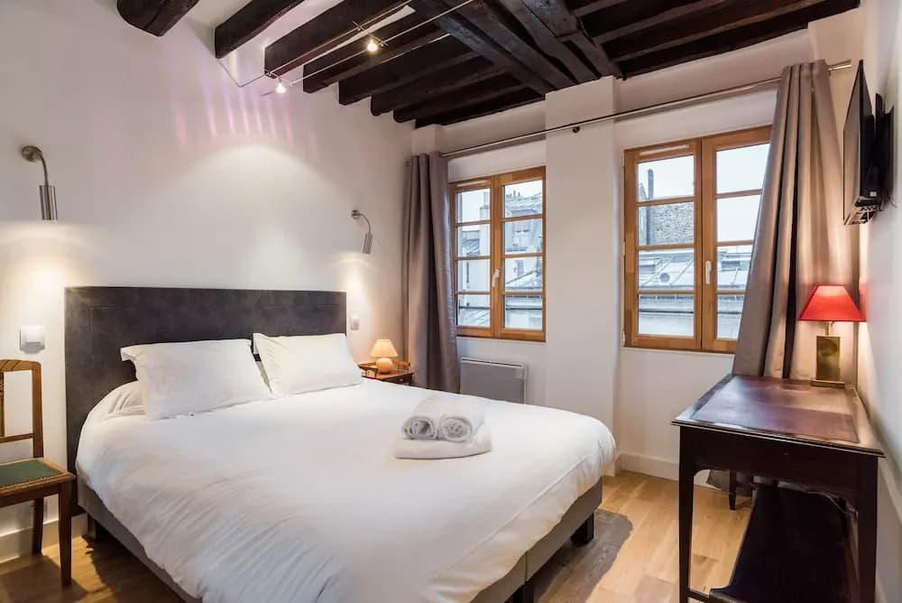 Temple - Le Marais Apartment - photo 2