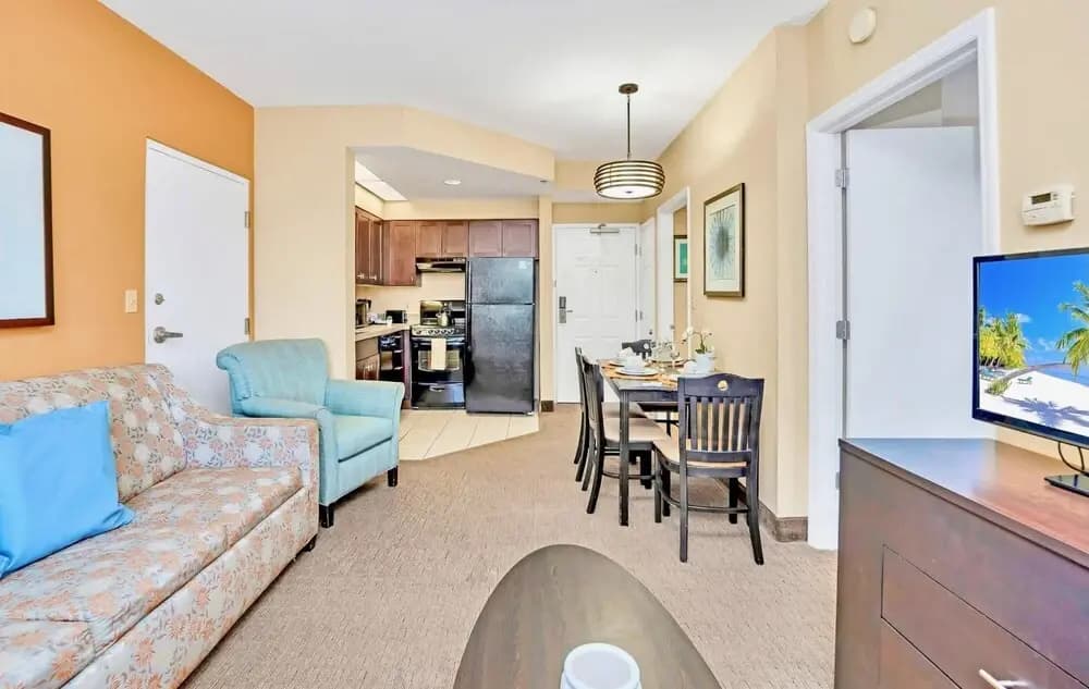 1BR King Suite-with Shared Pool hot tub - photo 5