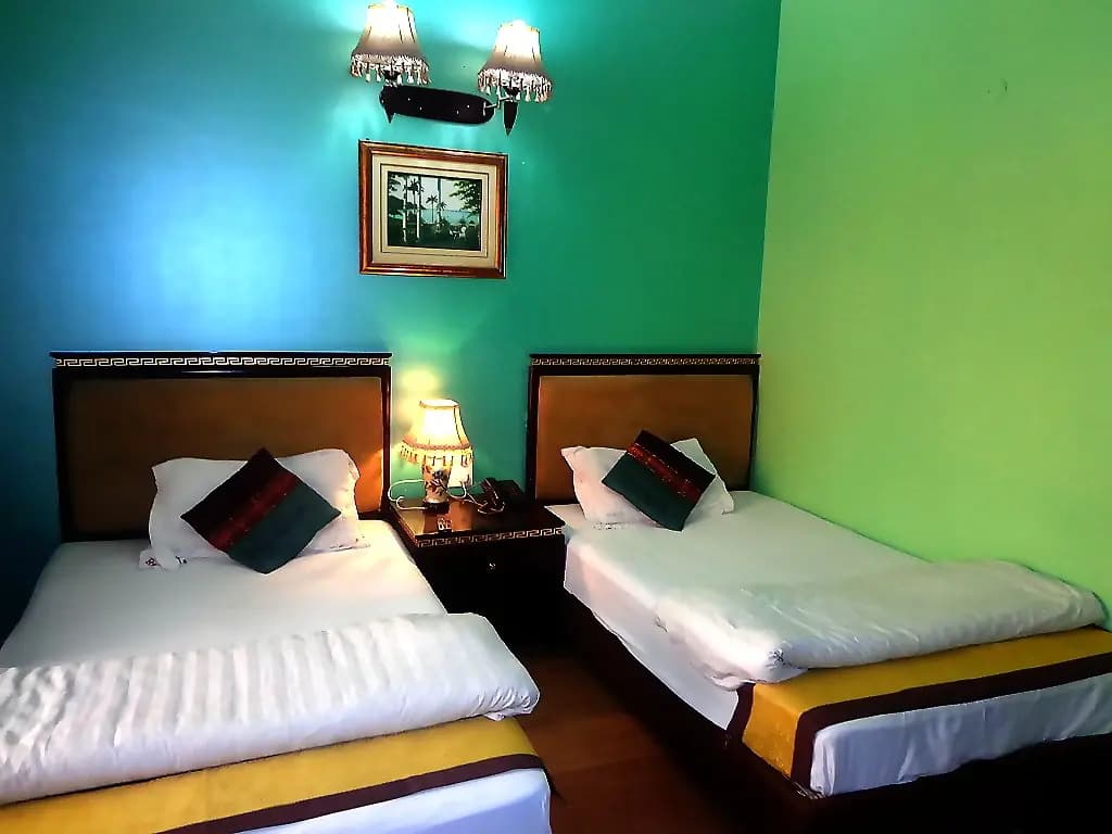Hotel Revels Plum - photo 3