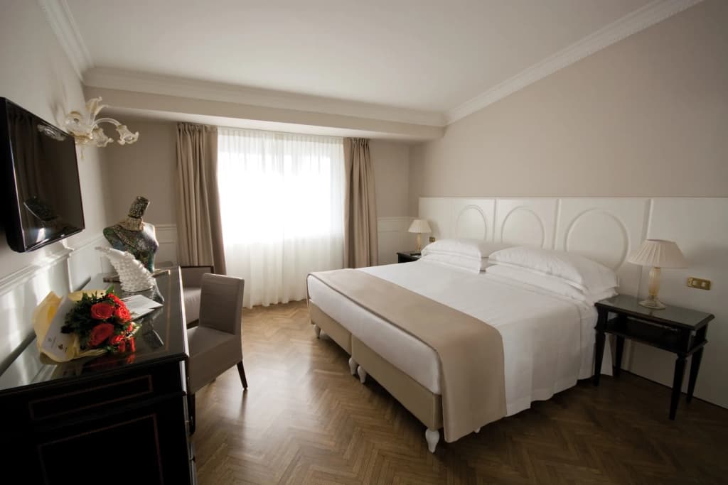 Plaza Hotel Lucchesi - photo 3