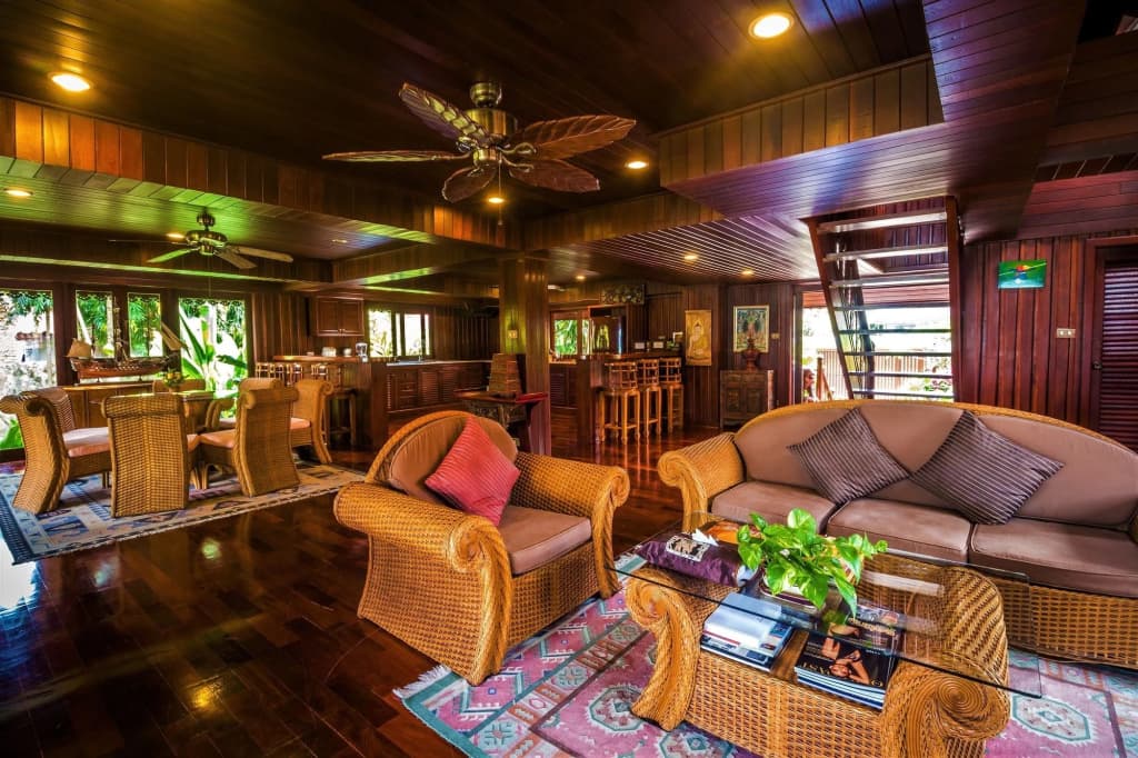 Erawan Villa Hotel - photo 2