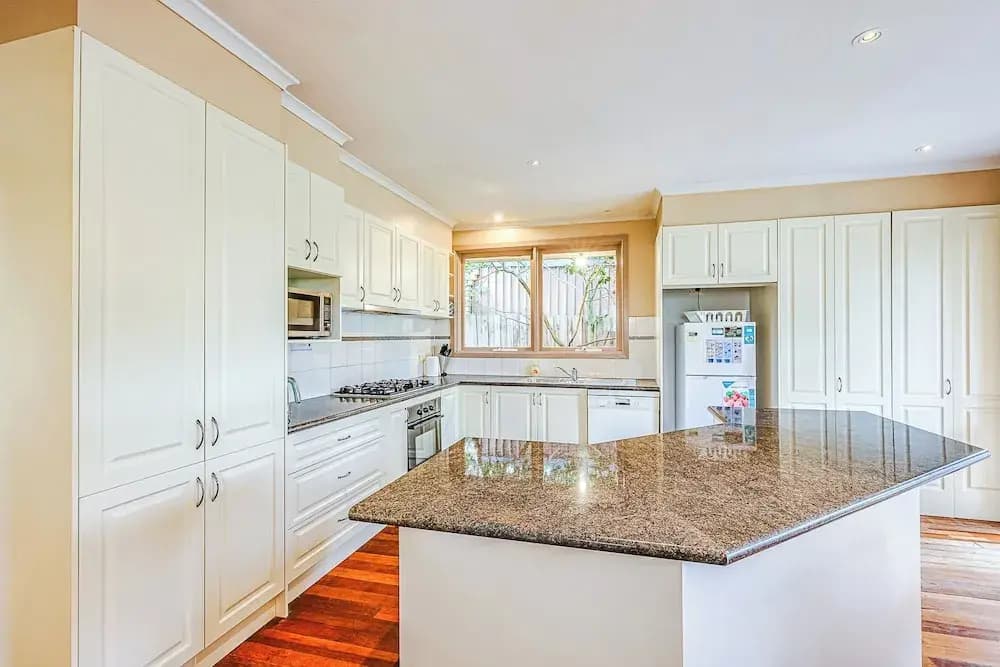 StayAU Comfy Two-Story with Pool Table - photo 10