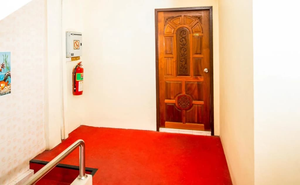 OYO 320 Regent 2002 Guest House - photo 13