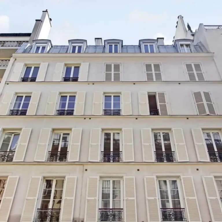 Eiffel Market Charming 2 Bed Apt Near Invalides - photo 1