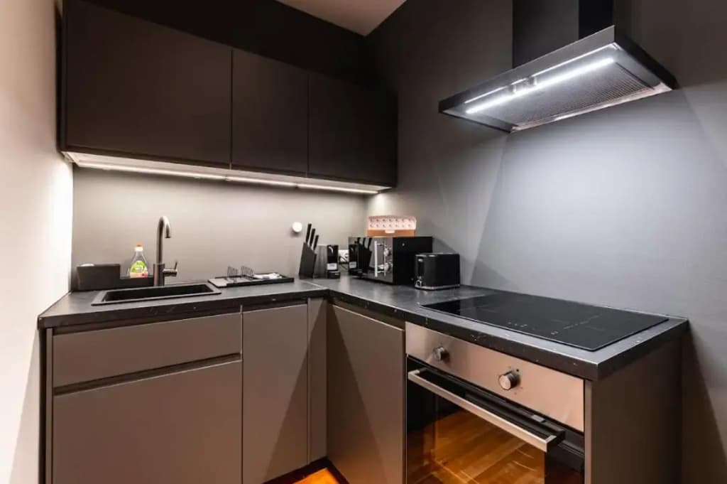 Authentic apartment next to Schwedenplatz - photo 12