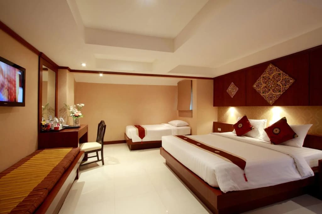 Rayaburi Beach Club - photo 6