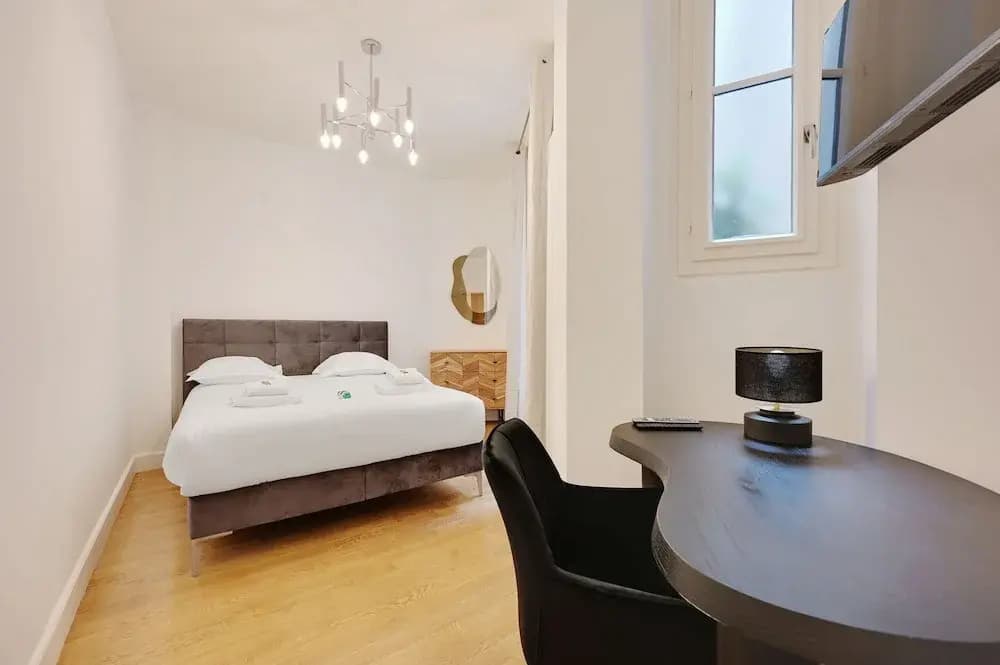 Superb Apartment With Terrace 2br/4p Trocadero - photo 4