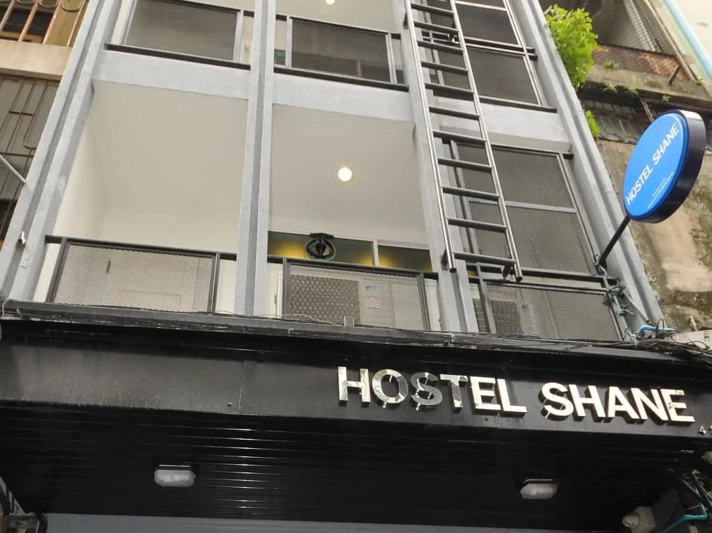 Lit Up Hostel & Gallery - photo 1