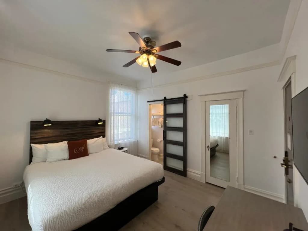 The Andrews Hotel - photo 36