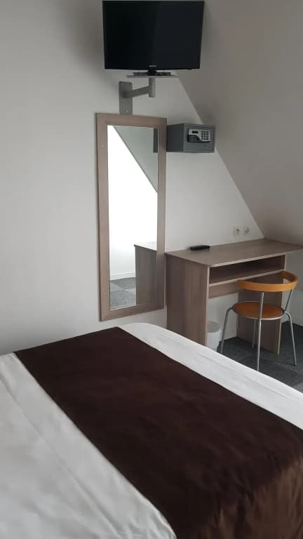 Hotel Cosmos - photo 7