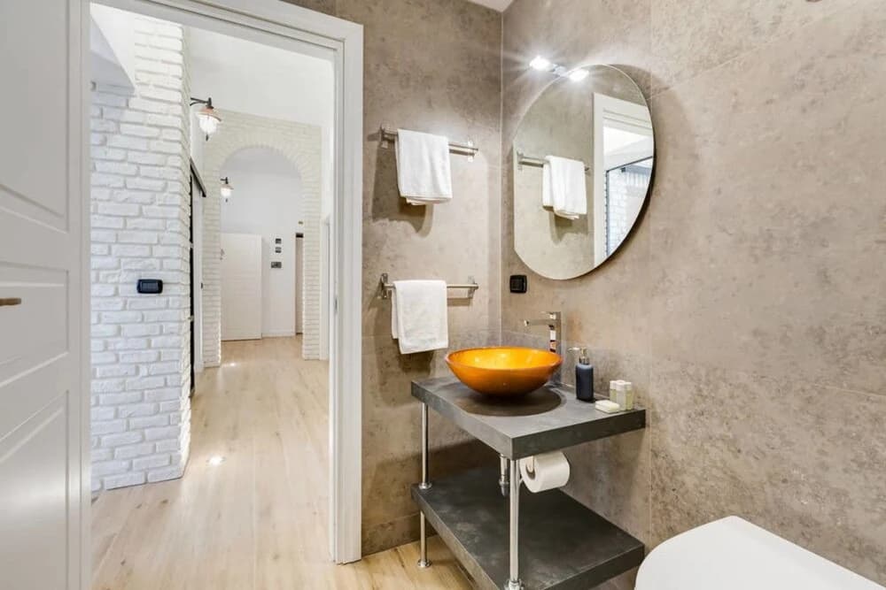Large & Stylish 3 bed Flat in Excellent Location - photo 8