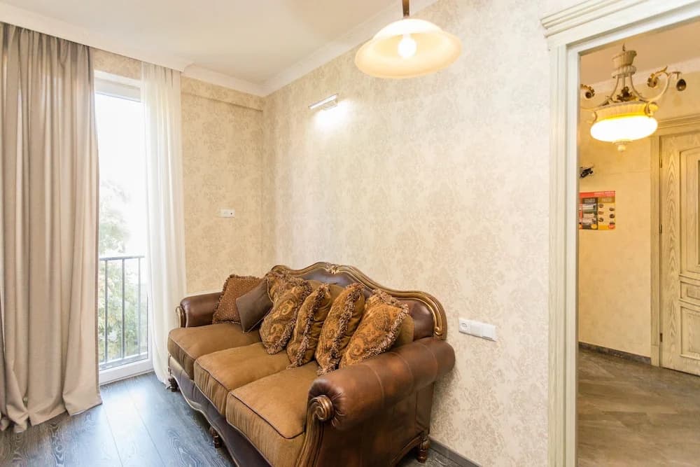 Falcon Apartments - Sapphire - main photo