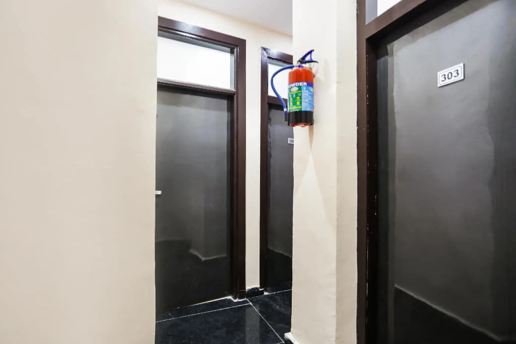 OYO 69541 Geet Residency - photo 4