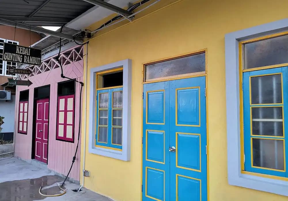 Riverbank Dungun Guesthouse & Cafe - photo 1