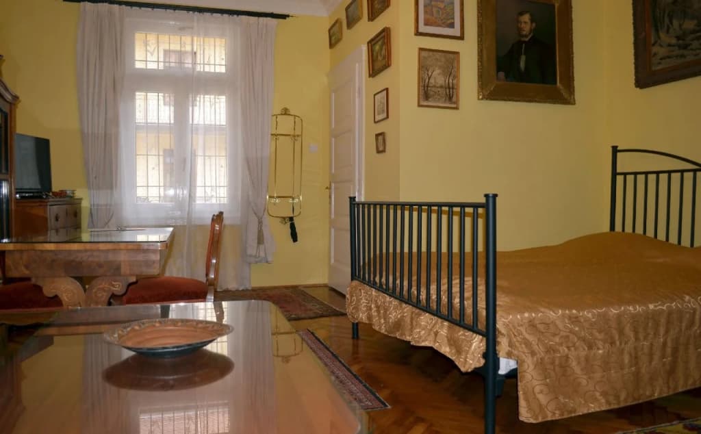 Central Market Apartments - photo 9