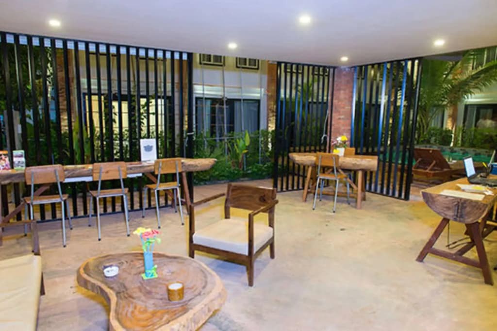 Day Day Inn - photo 17