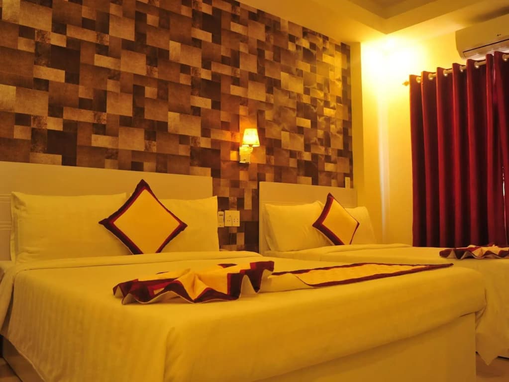 Lee Park Hotel - photo 3