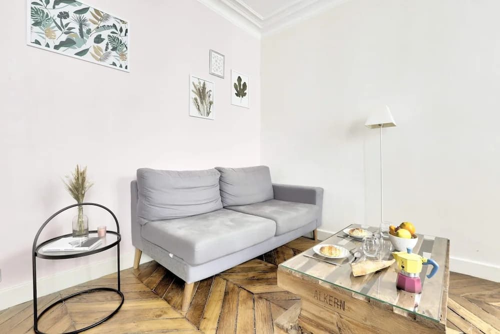 Classy and Cosy 1-bedroom Ensuite, 2min Walk From Cadet Metro - photo 3